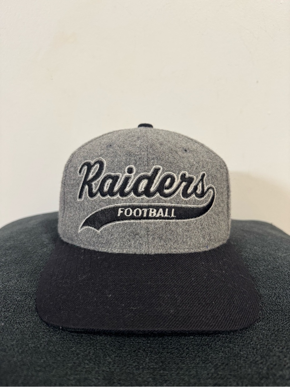 STARTER Raiders Football Gray and Black Snapback hat